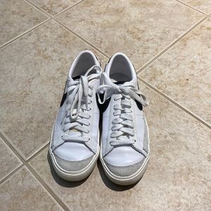 Nike Blazer Low '77.